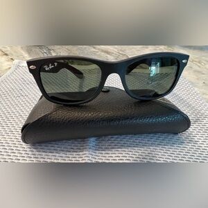 Ray-Ban Wayfarer Polarized Sunglasses